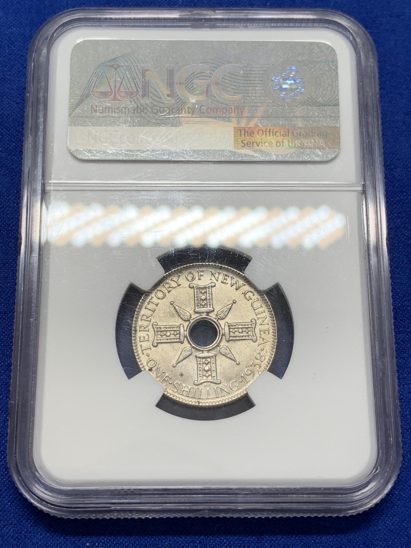 《竞宝斋》第207场-周日，周一 2场 (全场包邮) NGC MS64 英属新几内亚1938年一先令银币 分数不错