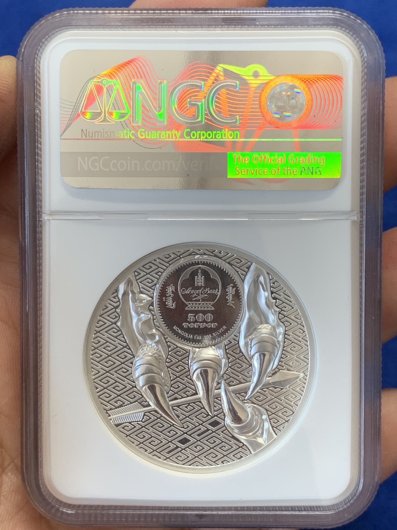 《竞宝斋》第207场-周日，周一 2场 (全场包邮) NGC PF70 满分 蒙古2020双面高浮雕雄鹰1盎司 31.1克 999银 克劳斯世界硬币大奖最佳创意币提名