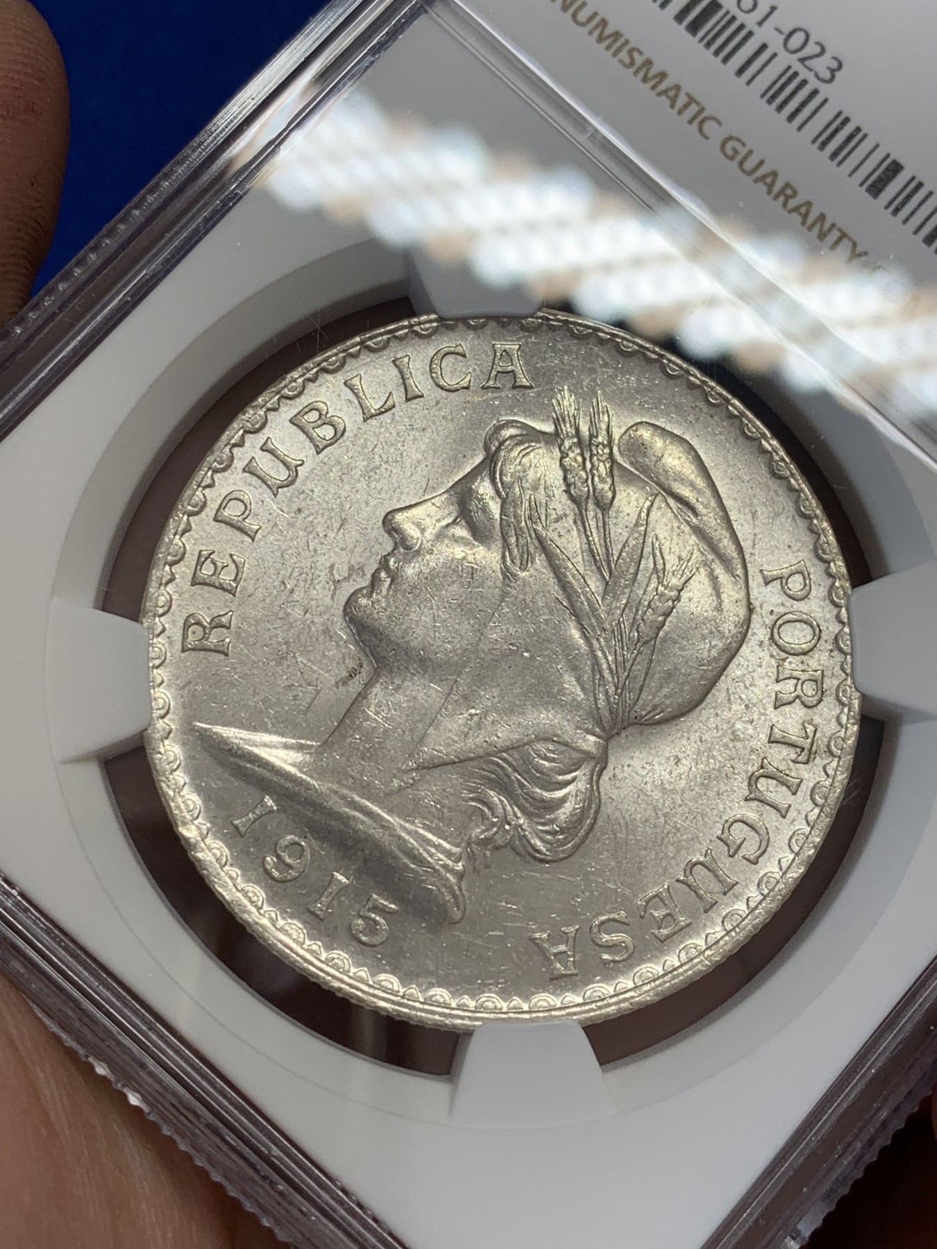 《竞宝斋》第207场-周日，周一 2场 (全场包邮) NGC MS61 葡萄牙1915年女神1埃斯库多大银币