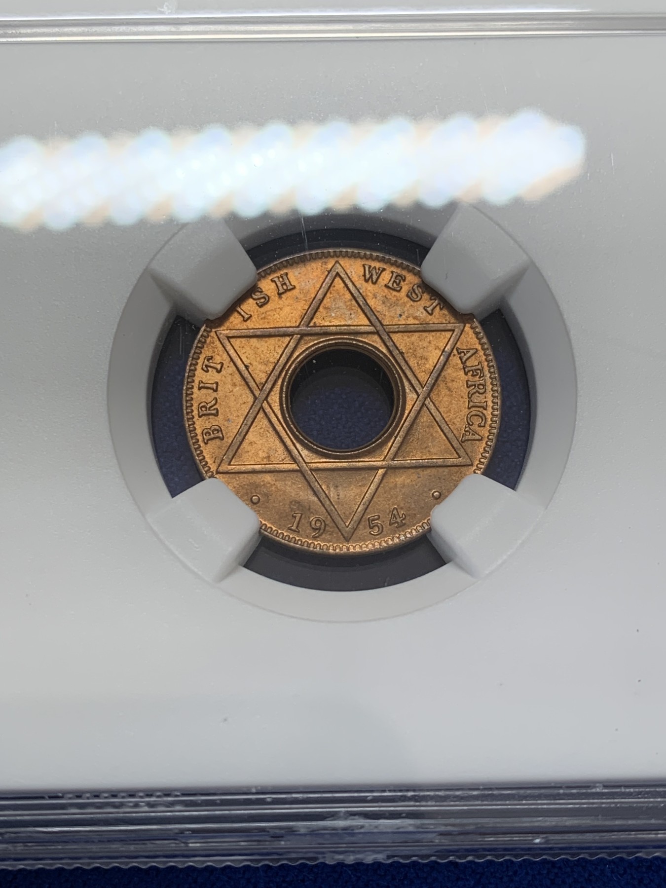 《竞宝斋》第207场-周日，周一 2场 (全场包邮) NGC-MS66RB 英属西非 1954年 1/10便士铜币 伊丽莎白二世 原卷拆状态 唯一冠军分！！！