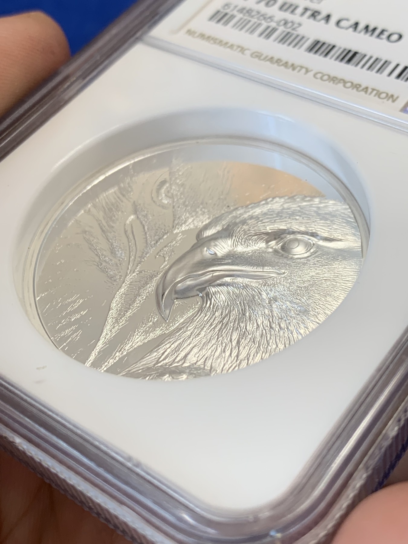 《竞宝斋》第207场-周日，周一 2场 (全场包邮) NGC PF70 满分 蒙古2020双面高浮雕雄鹰1盎司 31.1克 999银 克劳斯世界硬币大奖最佳创意币提名