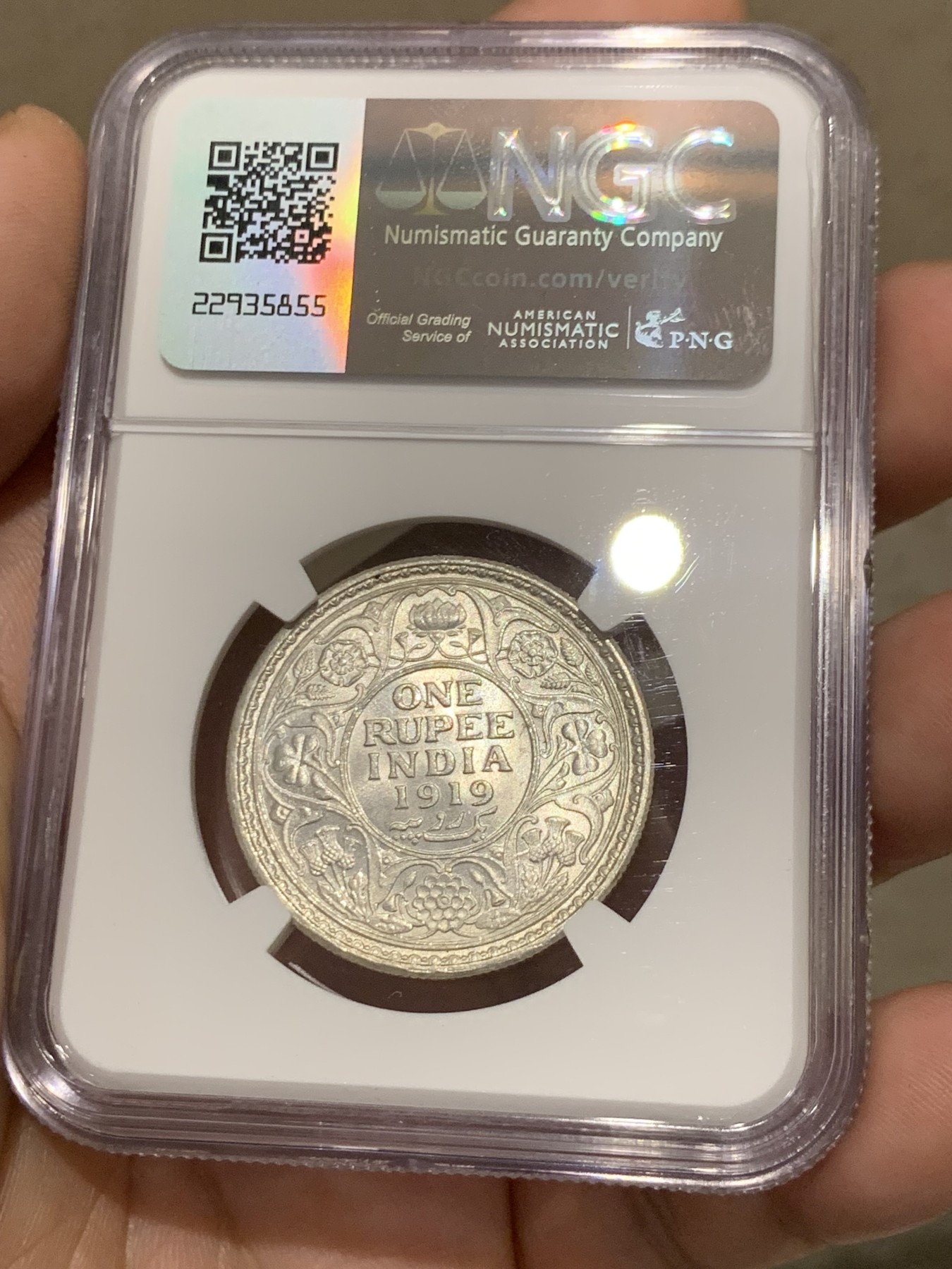 《竞宝斋》第207场-周日，周一 2场 (全场包邮) NGC-MS64 英属印度1919年C版乔五1卢比银币 高分稀少