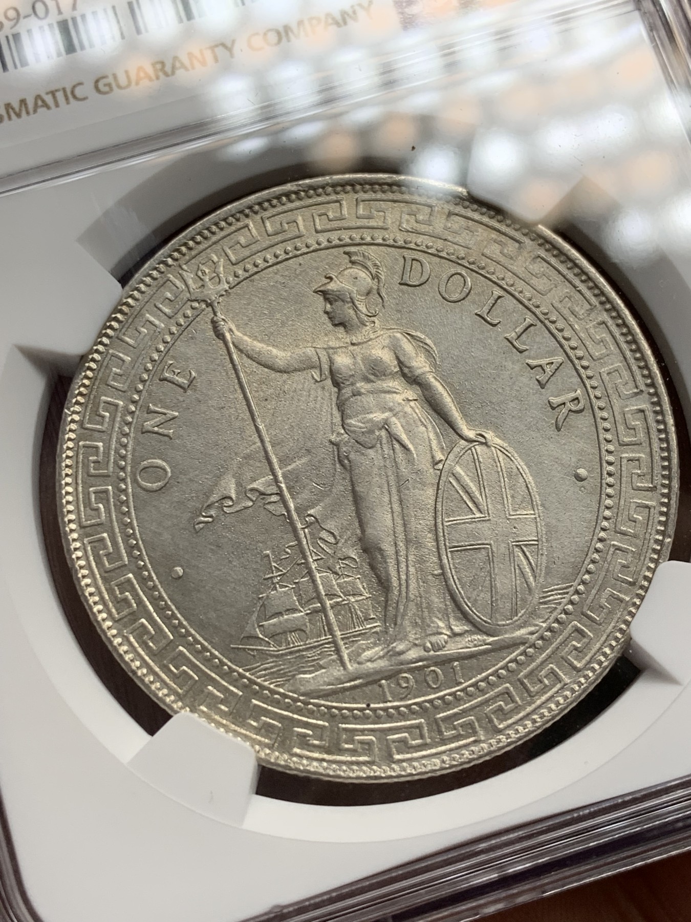 《竞宝斋》第207场-周日，周一 2场 (全场包邮) NGC-UNC 英国 1901 站洋银币 不错的年份 裸币来价高 送的美国评级 随缘拍吧