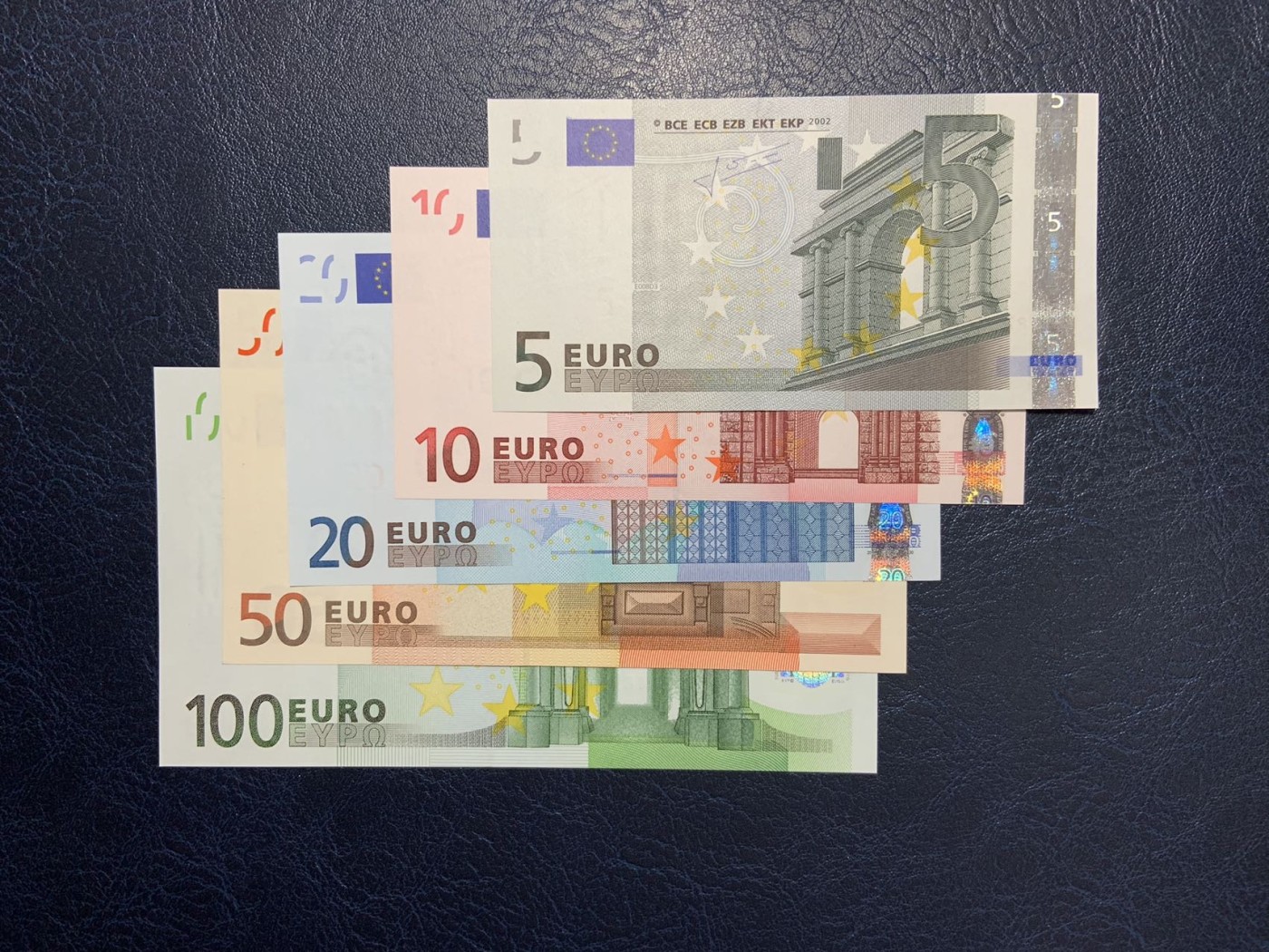 收藏联盟Quantum Auction 第297期拍卖  欧盟国家2002年5-100欧元 品相全新UNC 100欧元为999豹子号
