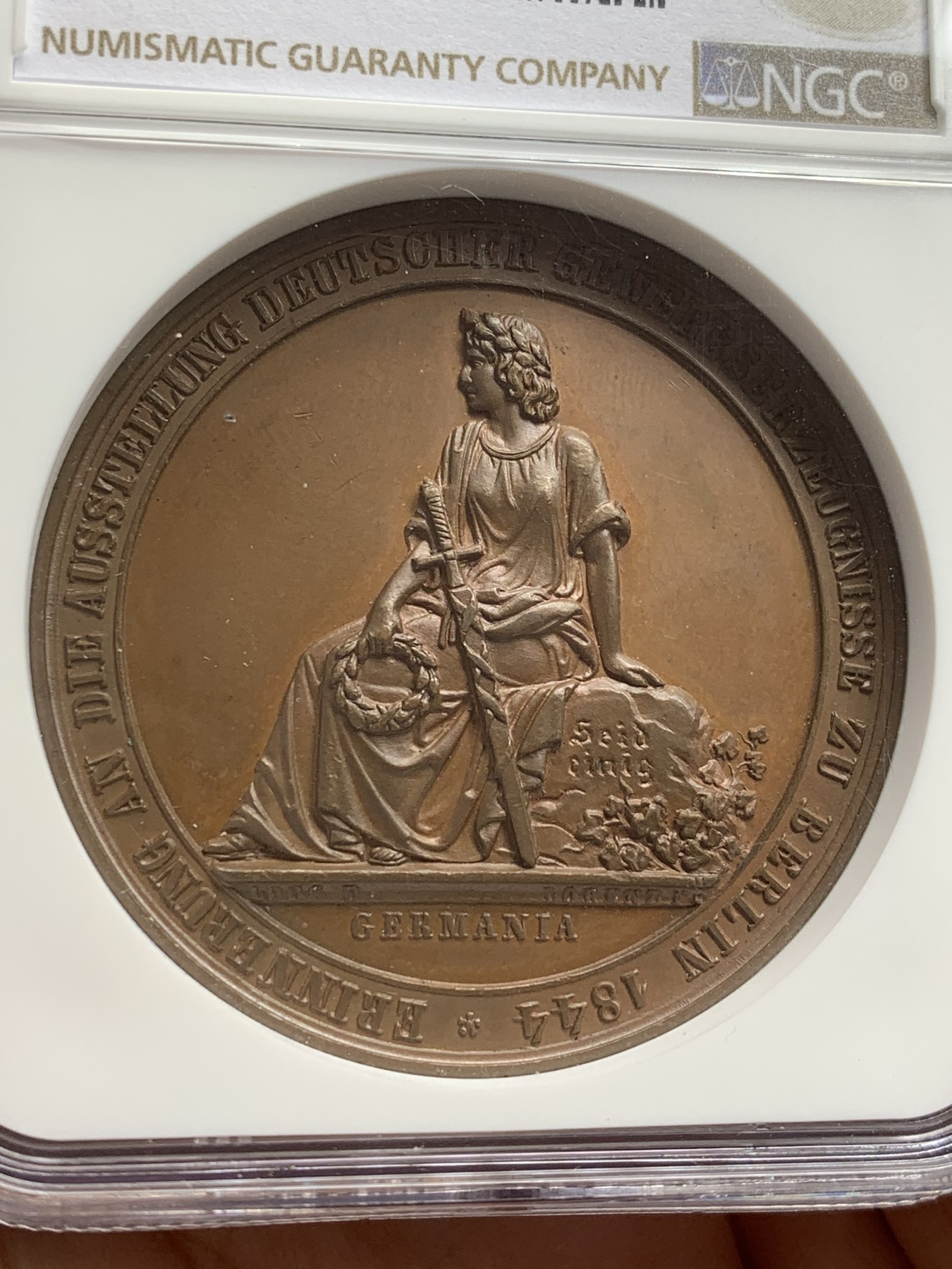 《竞宝斋》第207场-周日，周一 2场 (全场包邮) NGC MS65 德国1844柏林工业博览会铜章 亚军分 两面高浮雕都好看