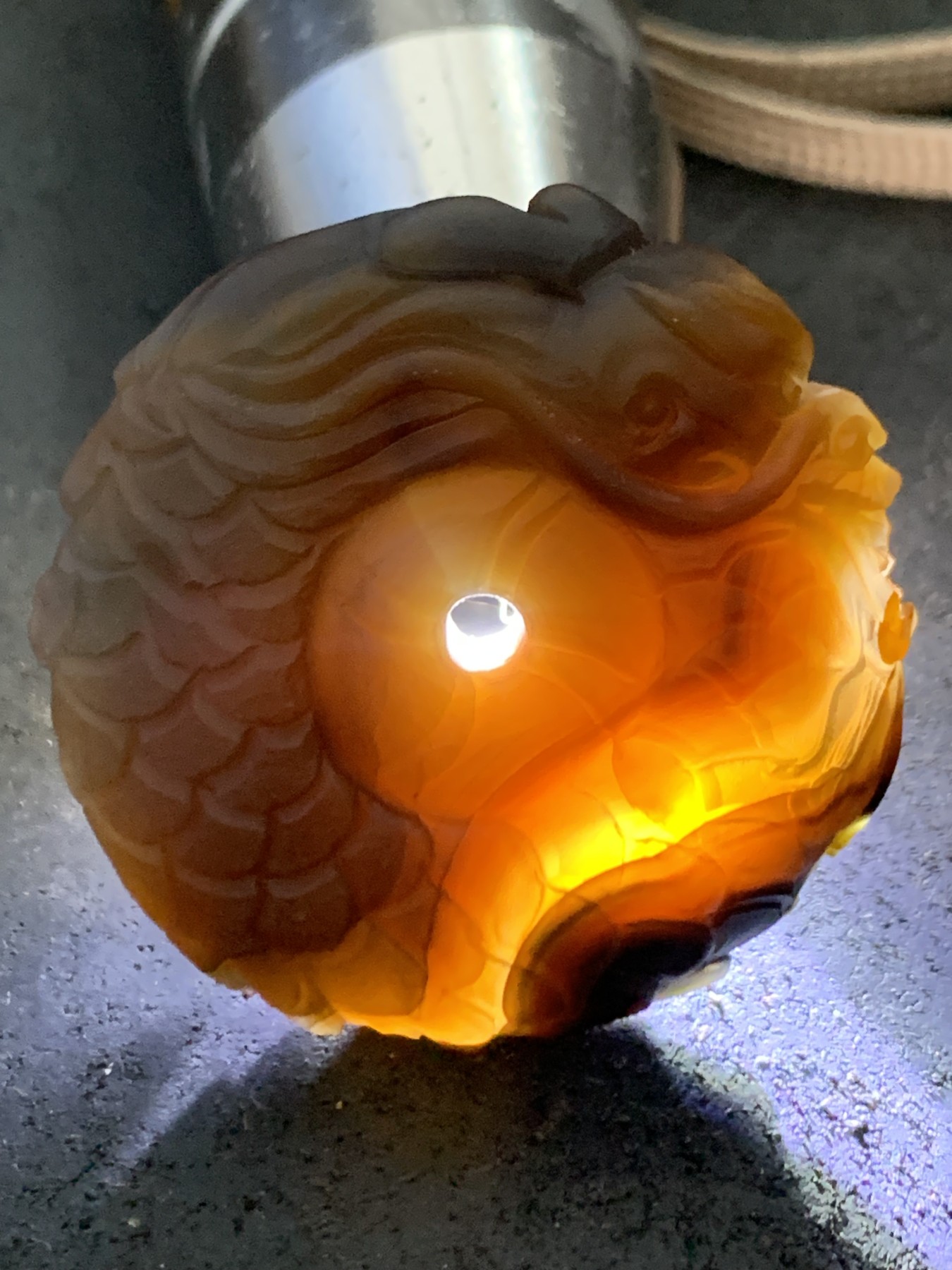 精美亚光高玉化巴西玛瑙手工俏色巧雕随形龙扣吊坠一个！