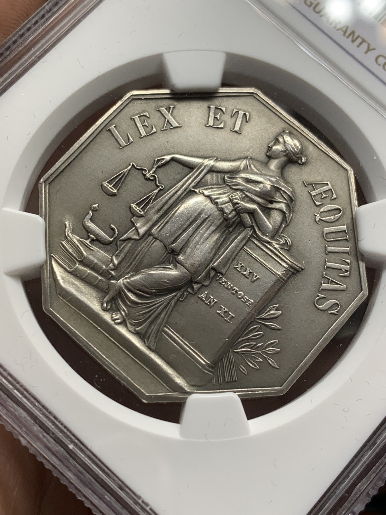 《竞宝斋》第207场-周日，周一 2场 (全场包邮) NGC MS64 法国 1883年 里尔公证人八角银币代币