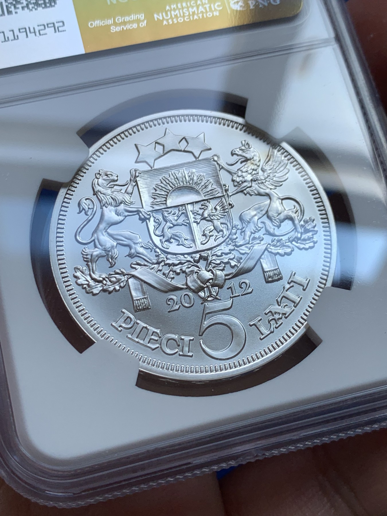 《竞宝斋》第207场-周日，周一 2场 (全场包邮) NGC MS70 拉脱维亚2012年5拉特谷物女神银币，完美70分