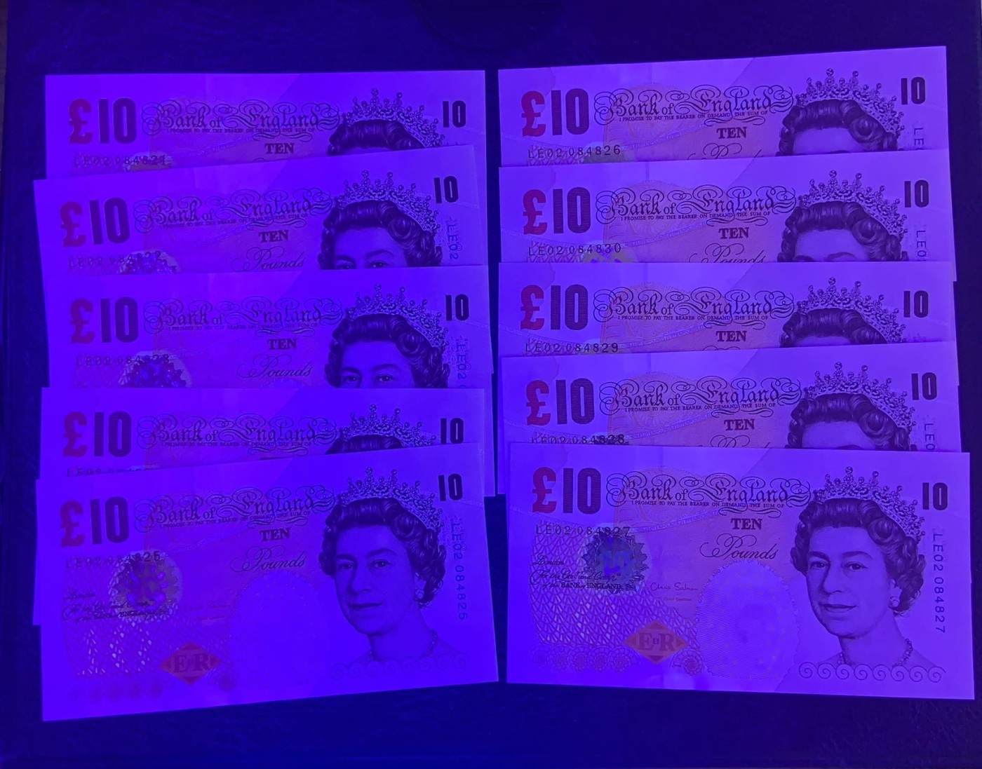 收藏联盟Quantum Auction 第297期拍卖  英国2004版10英镑标准十连号 品相全新UNC 