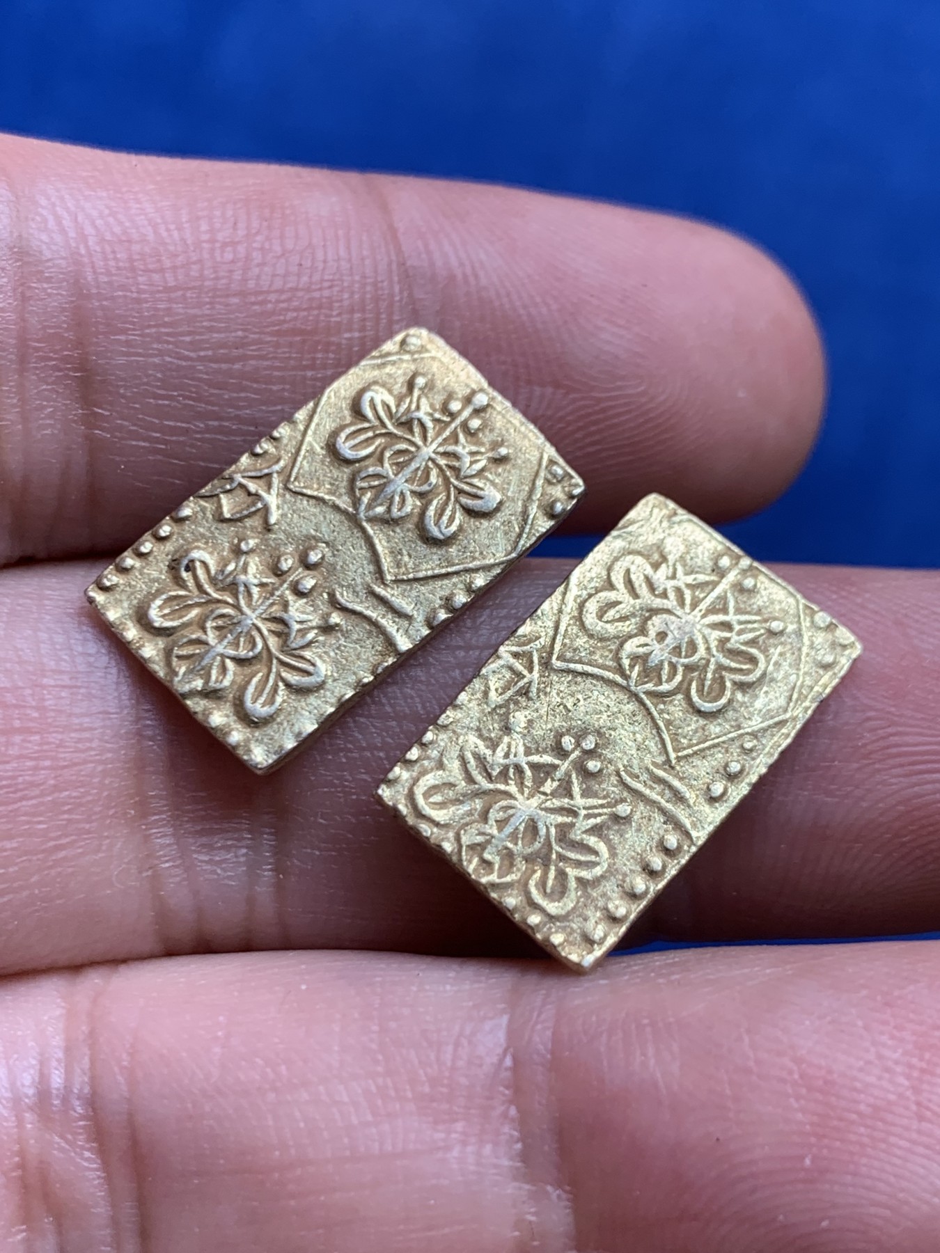 《竞宝斋》第207场-周日，周一 2场 (全场包邮) 两枚一组 日本明治二分金 一对