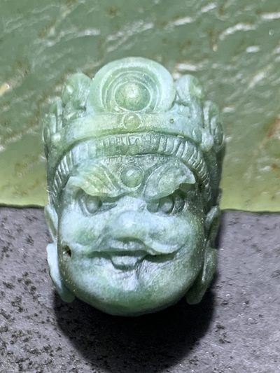 精美戈壁绿碧玉手工雕刻大黑天黄财神珠子（吊坠)一个！ - 精美戈壁绿碧玉手工雕刻大黑天黄财神珠子（吊坠)一个！