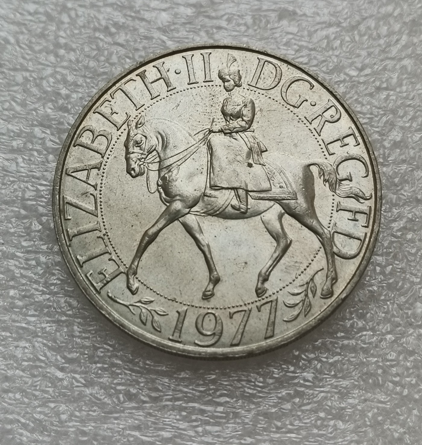 瓶子🏺第114期拍卖会  英国1977年伊丽莎白二世女王登基纪念币