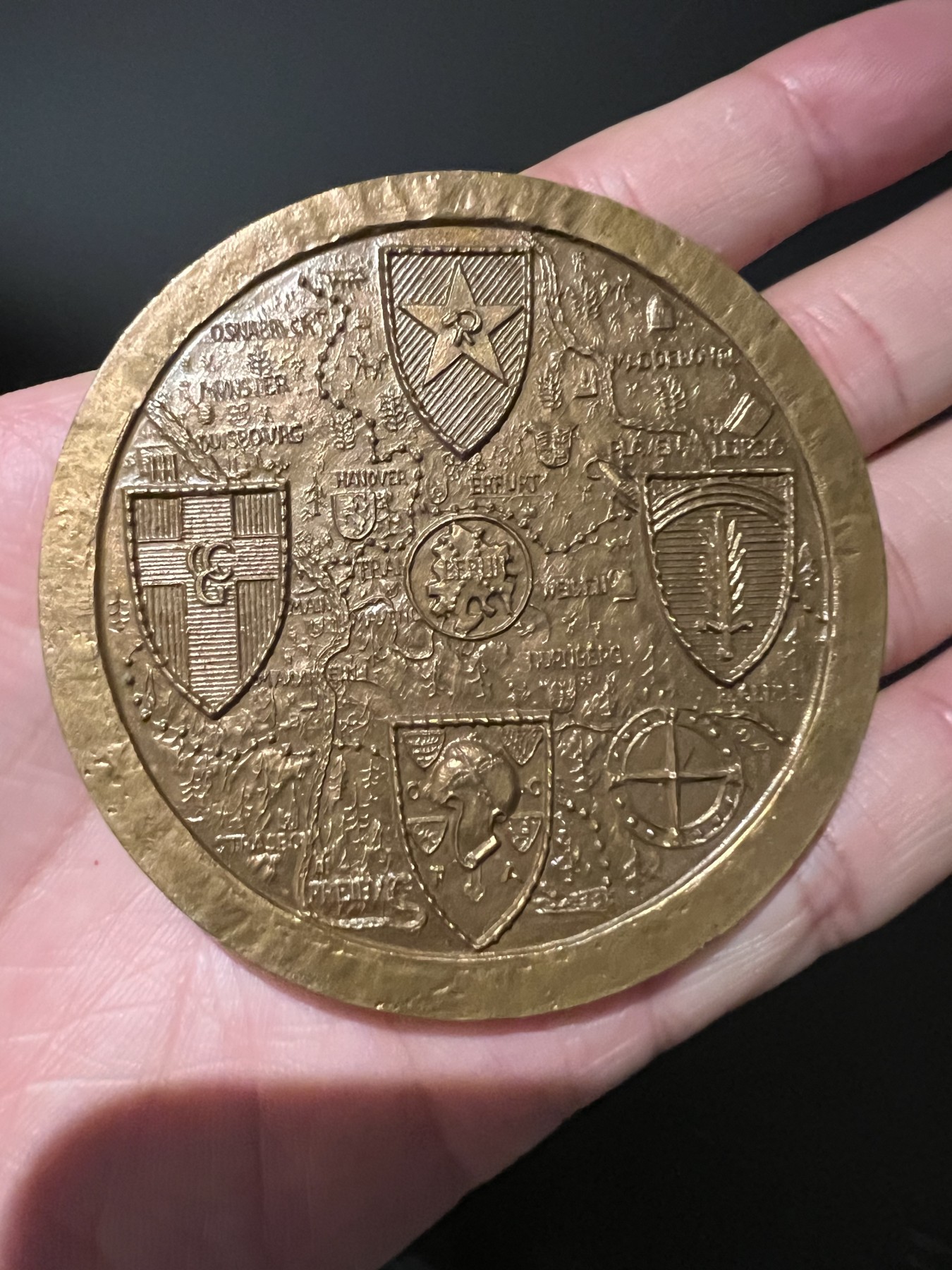 经典名章。二战盟军瓜分德国 朱可夫艾森豪威尔蒙哥马利柯尼希大铜章。68mm，164.55g。