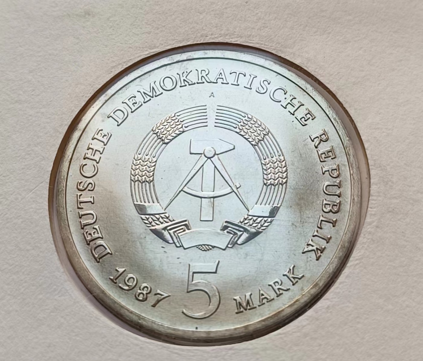 瓶子🏺第114期拍卖会  东德民主德国1987年5马克纪念币镍币邮币封柏林市政厅