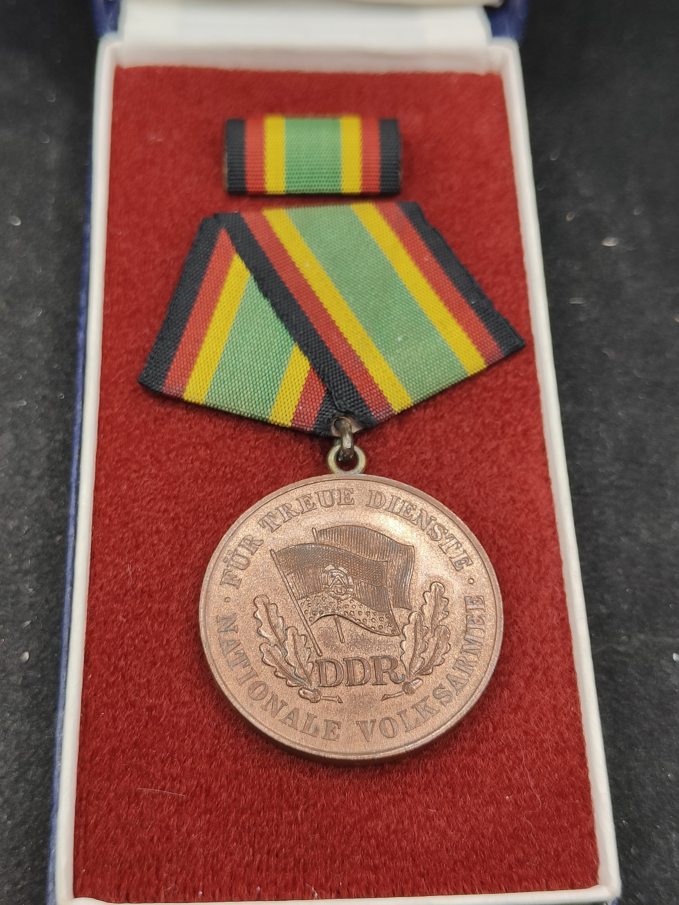 全场0元起拍 第101期 咸鱼国勋章拍卖专场 10月22日（周日）下午6：00开始 早期皮盒 东德人民军 五年服役章
