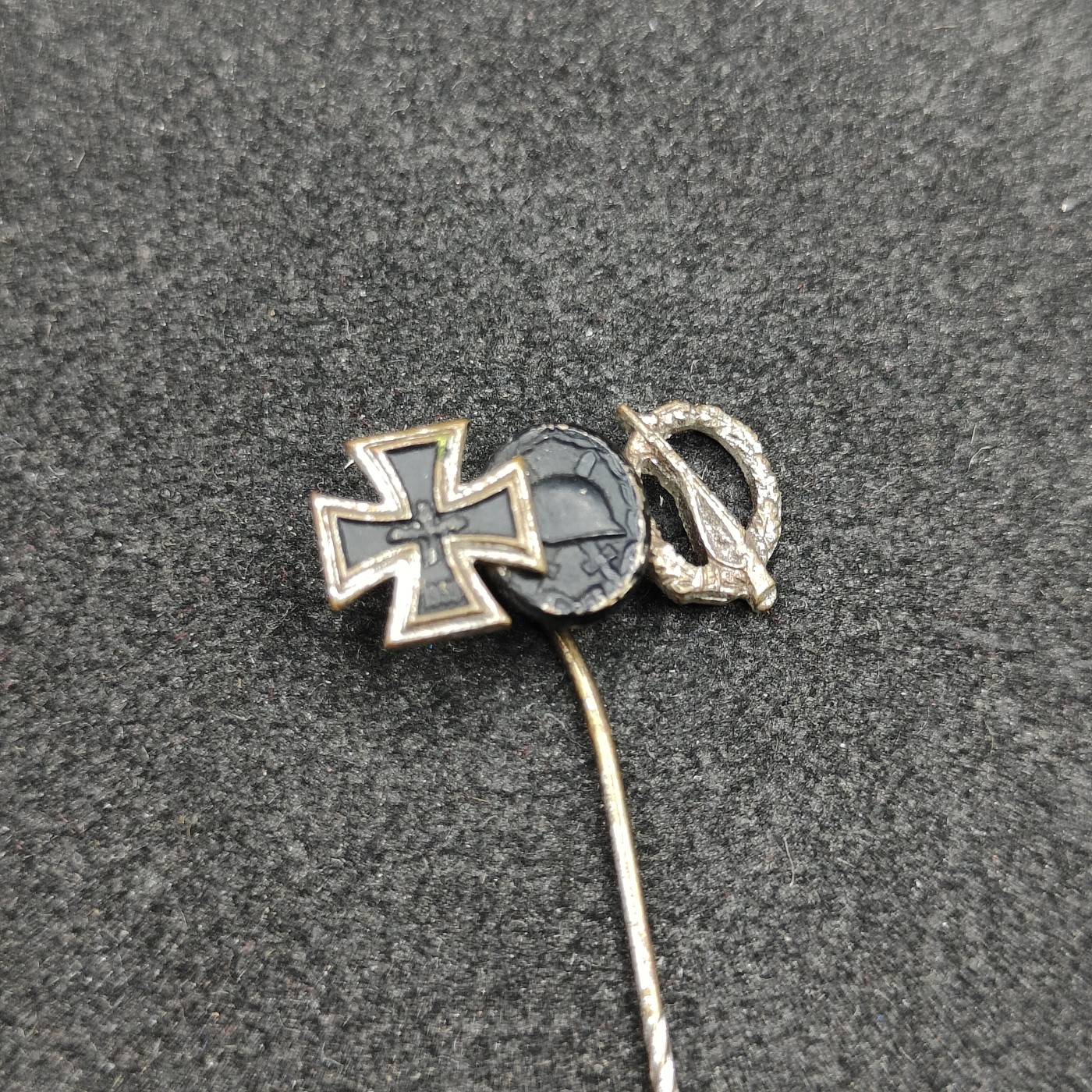 全场0元起拍 第101期 咸鱼国勋章拍卖专场 10月22日（周日）下午6：00开始 德国 57版 三联迷你章 铁十字 黑战伤 步兵突击