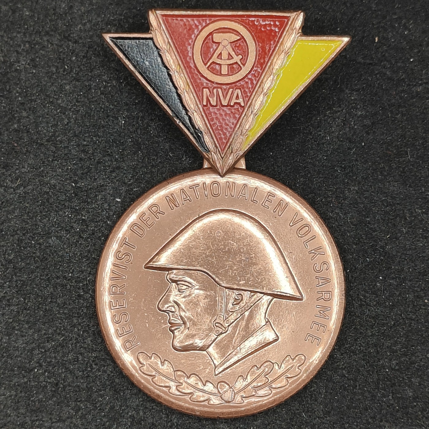 全场0元起拍 第101期 咸鱼国勋章拍卖专场 10月22日（周日）下午6：00开始 东德人民军预备役证章