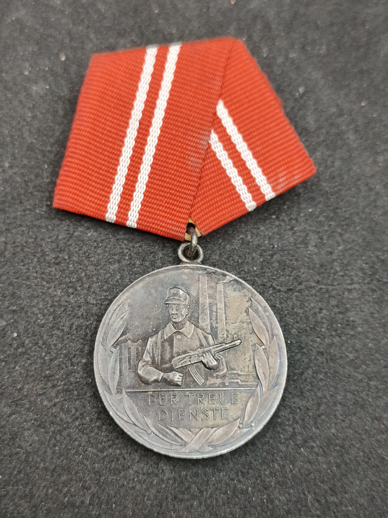 全场0元起拍 第101期 咸鱼国勋章拍卖专场 10月22日（周日）下午6：00开始 东德工战队忠诚服役奖章