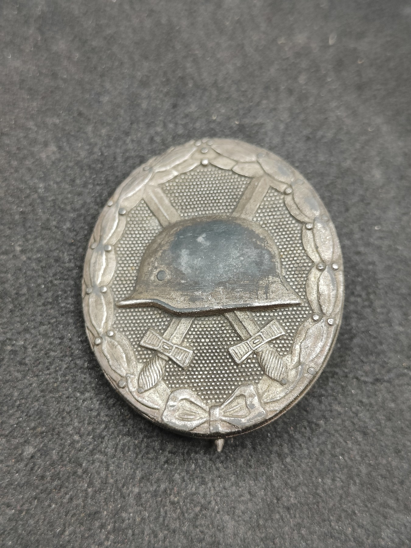 全场0元起拍 第101期 咸鱼国勋章拍卖专场 10月22日（周日）下午6：00开始 德三磨标版 57银战伤