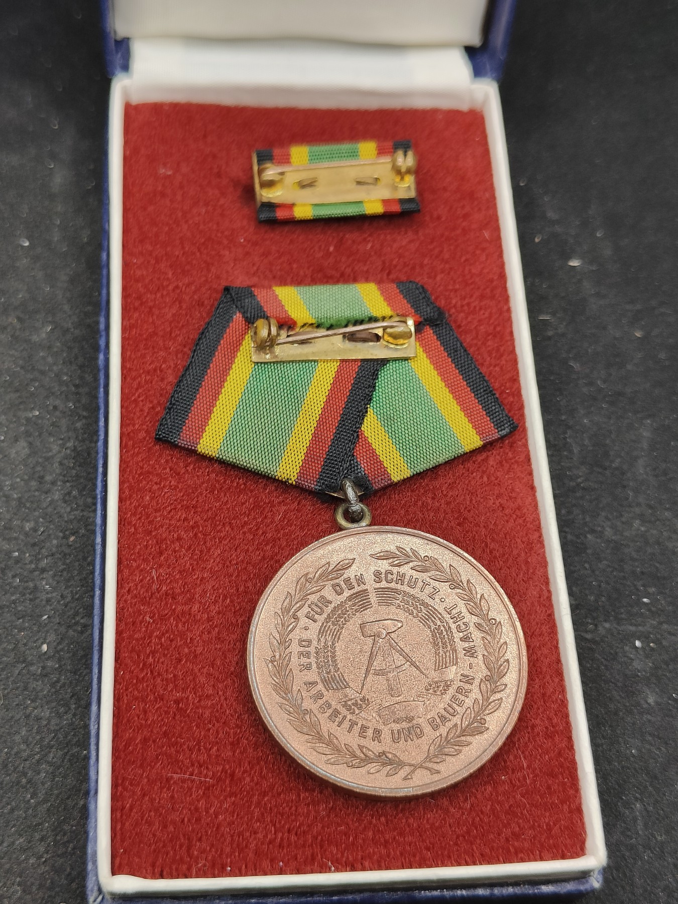 全场0元起拍 第101期 咸鱼国勋章拍卖专场 10月22日（周日）下午6：00开始 早期皮盒 东德人民军 五年服役章