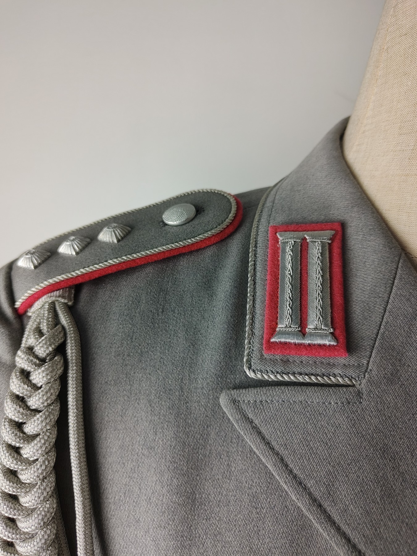 全场0元起拍 第101期 咸鱼国勋章拍卖专场 10月22日（周日）下午6：00开始 西德BW装甲兵上尉双兜出行礼服上衣带礼服饰绪 立体刺绣臂章 胸围104 肩宽48 衣长76 袖长64