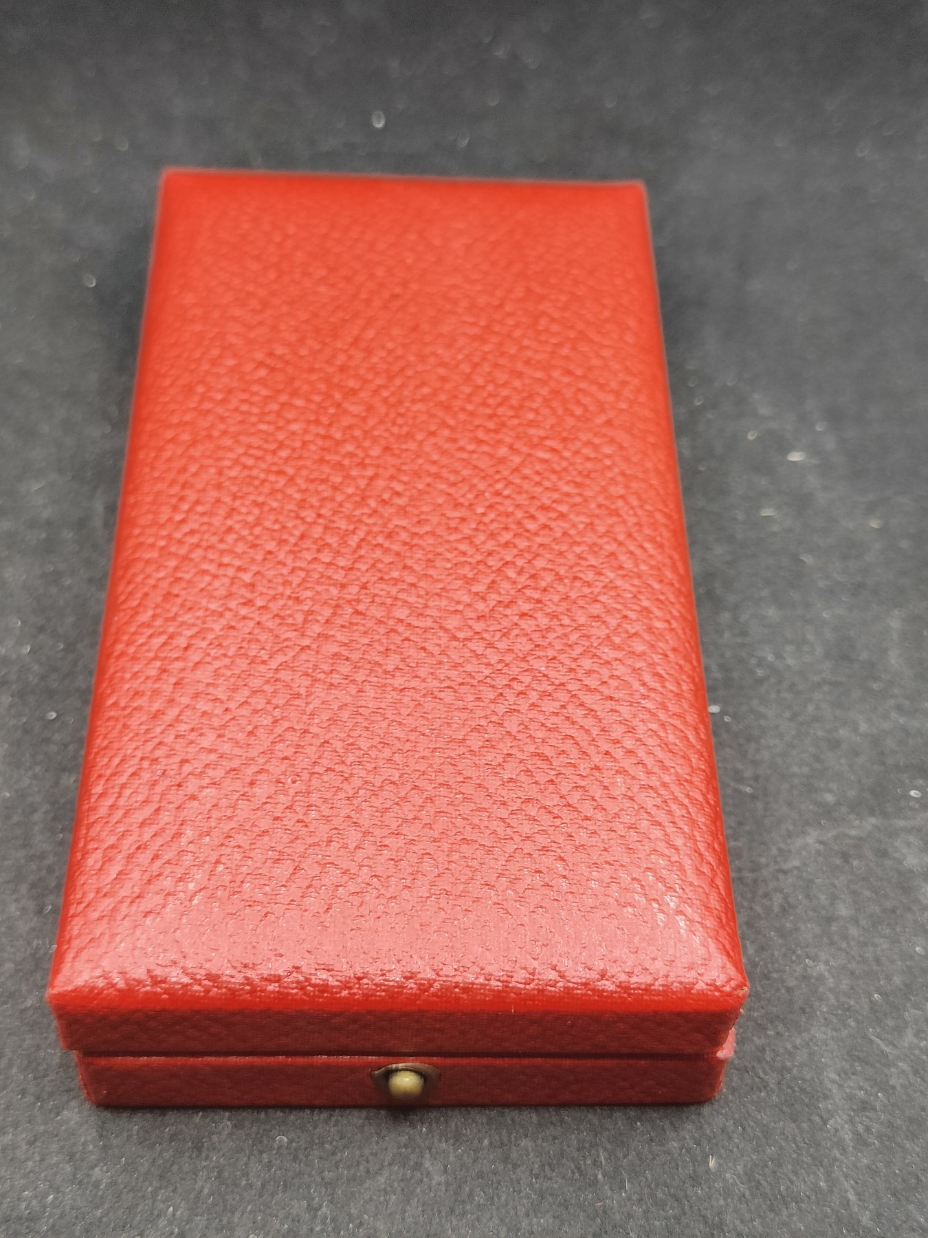 全场0元起拍 第101期 咸鱼国勋章拍卖专场 10月22日（周日）下午6：00开始 早期版本 皮盒 东德 煎蛋 祖国功勋勋章