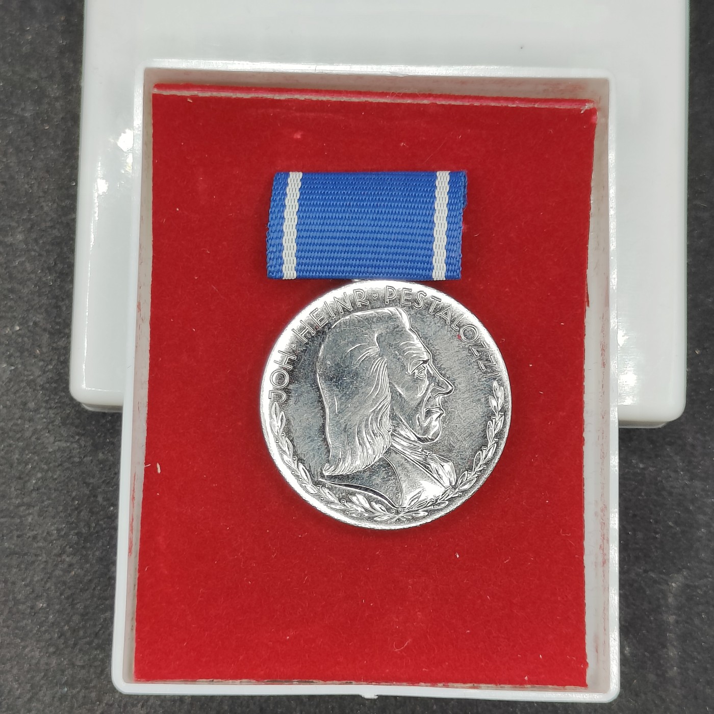 全场0元起拍 第101期 咸鱼国勋章拍卖专场 10月22日（周日）下午6：00开始 东德裴斯洛泰齐忠诚服务奖章