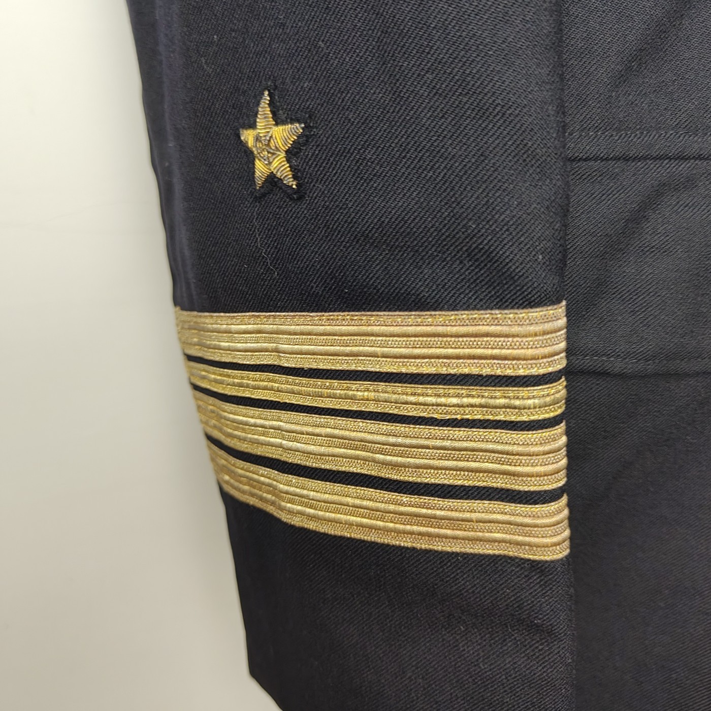 全场0元起拍 第101期 咸鱼国勋章拍卖专场 10月22日（周日）下午6：00开始 二战老兵 金级大德意志十字勋章获得者 西德早期 BW海军中校冬服上衣 带57略 胸围110肩宽52 衣长78 袖长63