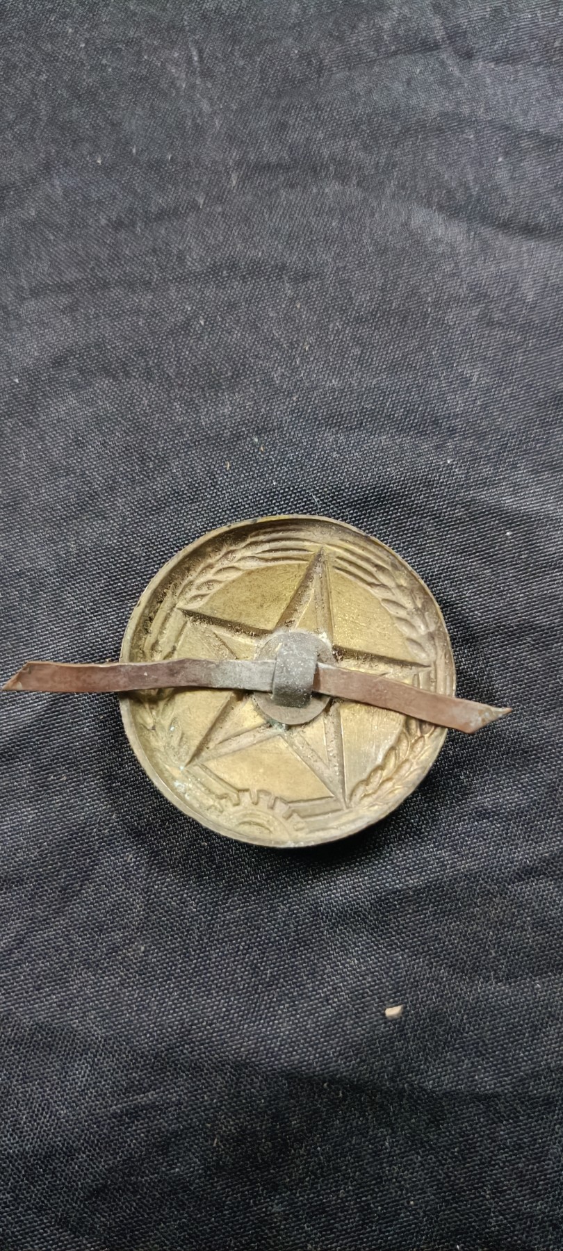 天字一号拍卖！ 55帽徽，原漆鎏金好
