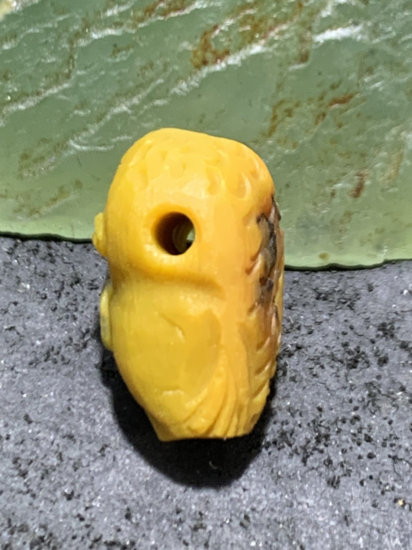 精美亚光战国红玛瑙手工雕刻河豚迷你小一体佛头三通一颗！