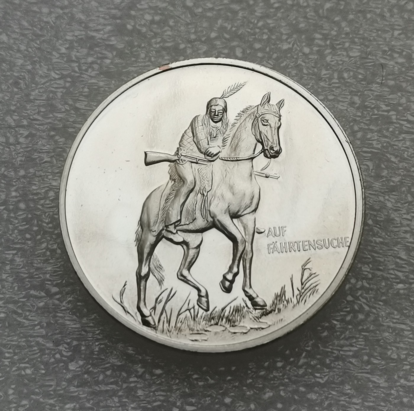 瓶子🏺第114期拍卖会 卡尔·迈 Karl May 卡尔·弗里德里希·迈 德国作家 以通俗小说而知名  银章