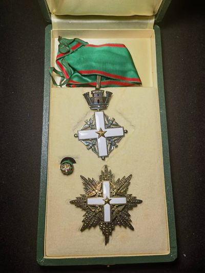 盛世勋华——号角文化勋章邮票专场拍卖第144期 - 意大利大军官级共和国功勋勋章 银质带银标 带原盒带迷你全套