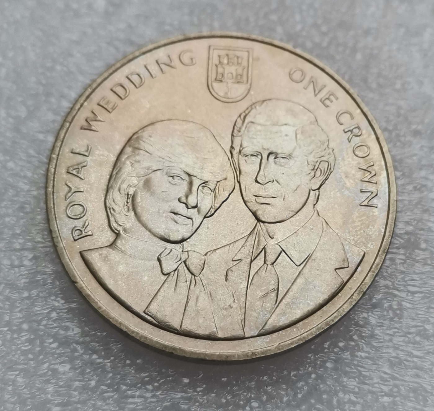 瓶子🏺第114期拍卖会  直布罗陀1981年查尔斯王子和戴安娜王妃婚礼1克朗大型纪念币