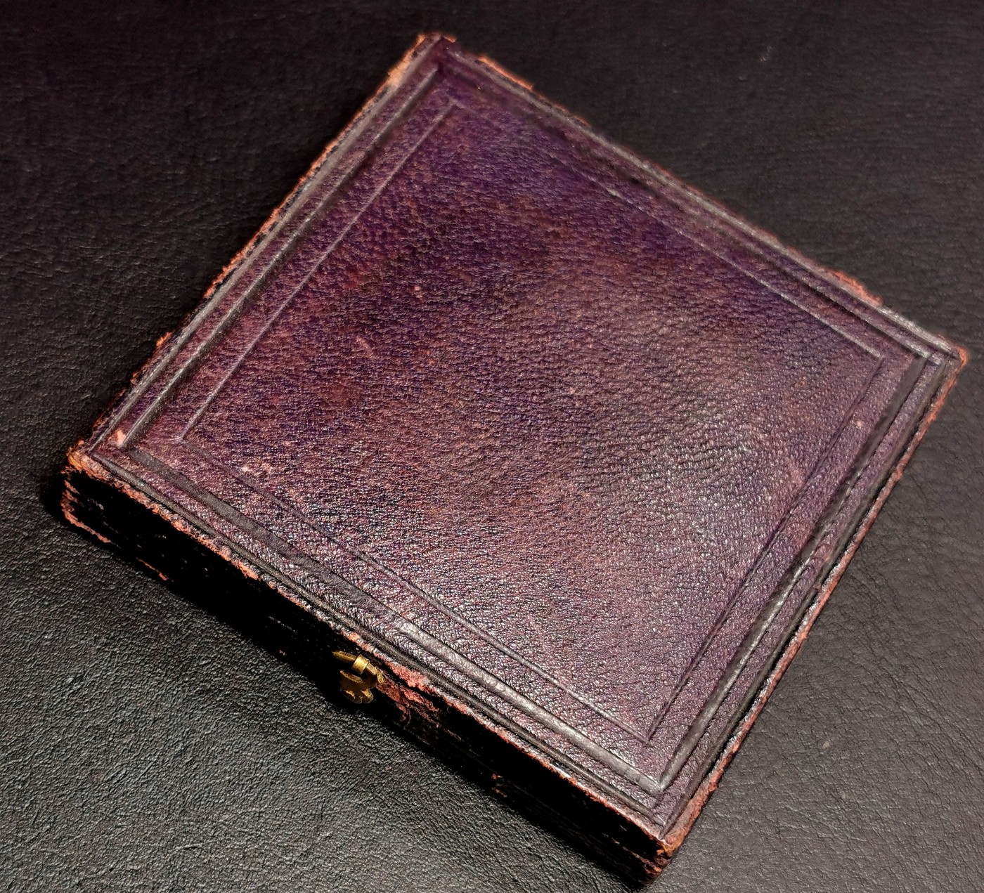 凡希社世界钱币微拍第二百五十一期 1848英国乔治本廷克勋爵纪念铜章附原盒 巧克力色包浆品相一流！