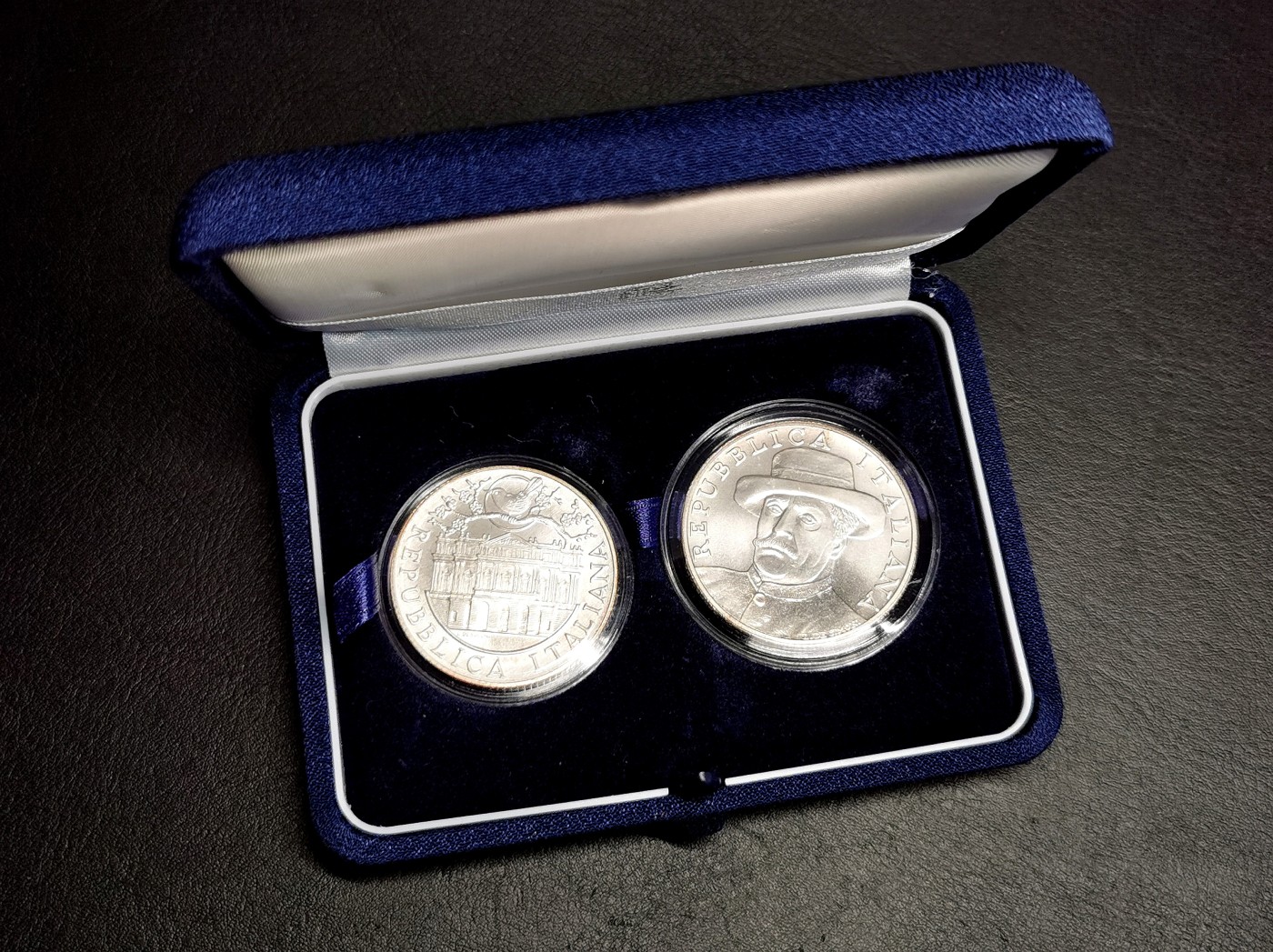 凡希社世界钱币微拍第二百五十一期 2000意大利纪念银币5欧罗/10欧罗一对原厂包装全品！
