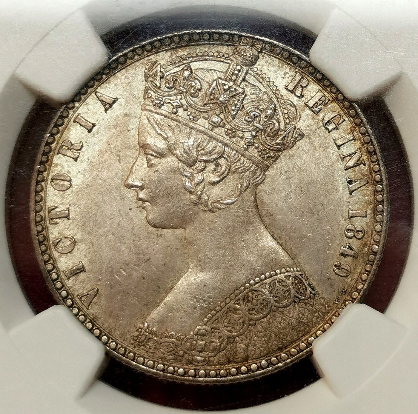 凡希社世界钱币微拍第二百五十一期 荐！1849英国小维无神佛罗林NGC-MS63淡色金彩实物非常养眼！