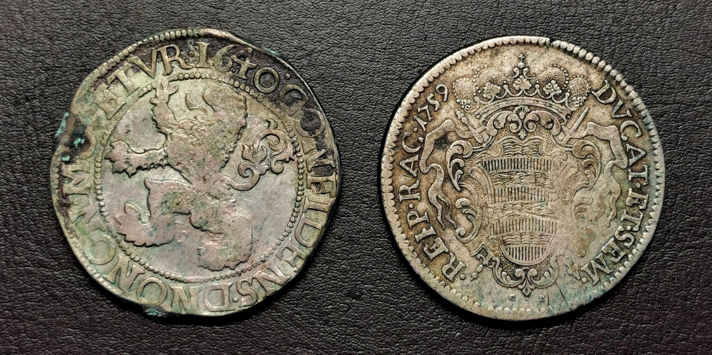 凡希社世界钱币微拍第二百五十一期 荷兰拉古萨克朗大银两枚