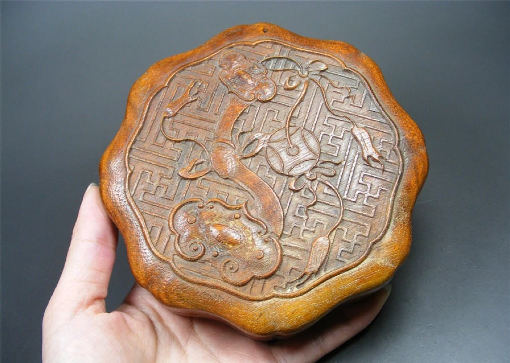 特色精品｜拍卖专场 几十年的木雕浮雕金钱如意葵形大盖盒｜12.7*3.5cm