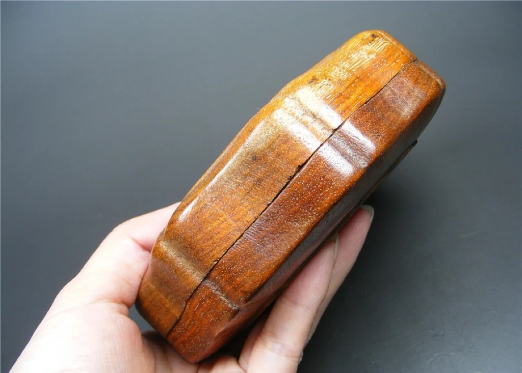 特色精品｜拍卖专场 几十年的木雕浮雕金钱如意葵形大盖盒｜12.7*3.5cm
