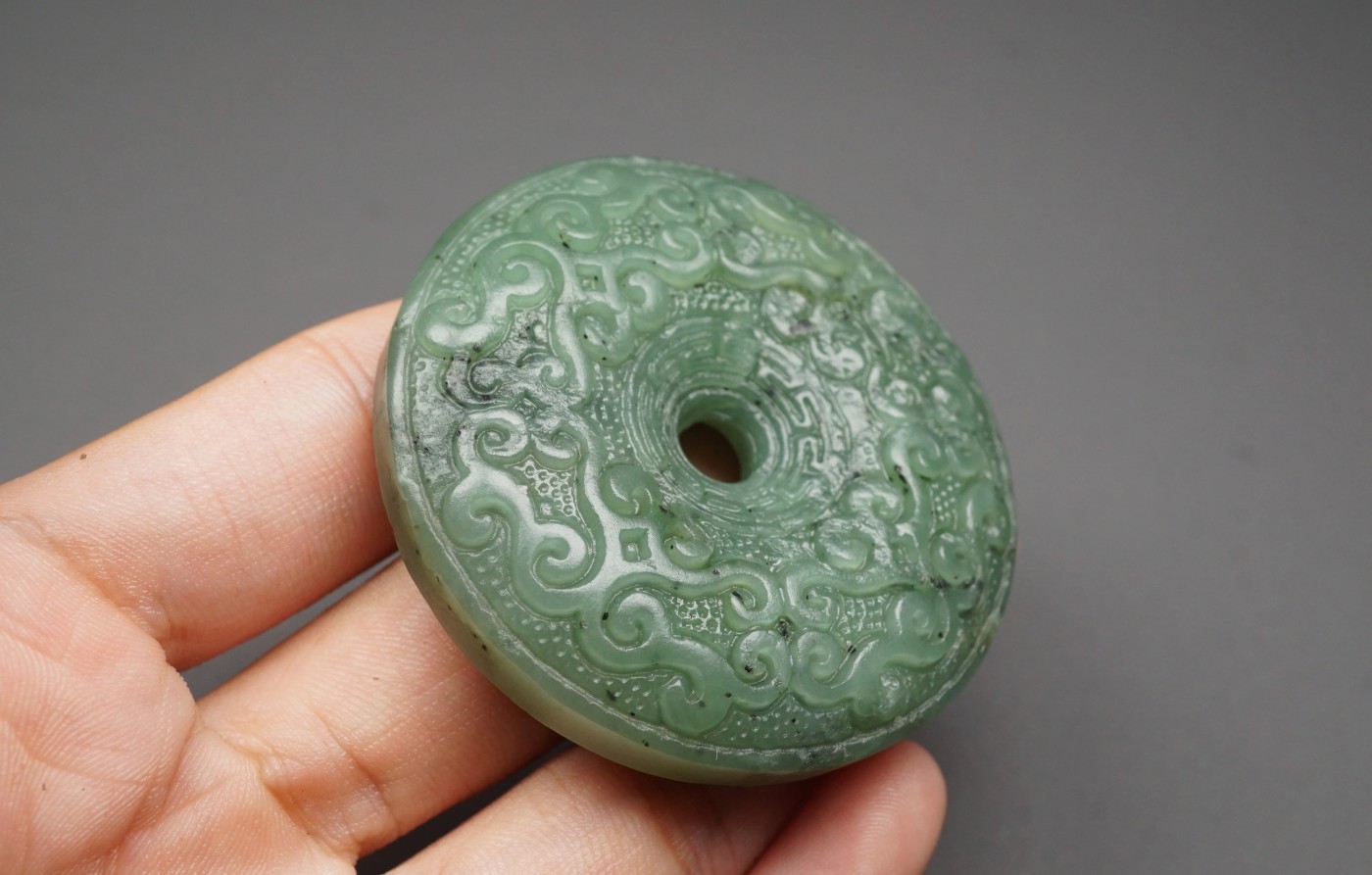 特色精品｜拍卖专场 和田碧玉 厚实卷草纹玉璧挂件｜尺寸详见图6⃣️