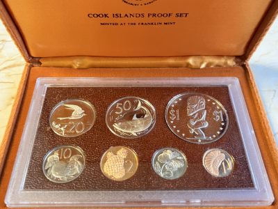 【海寕潮】拍卖第八十七期 - 【海寧潮A】库克1975年7枚精制纪念币套装