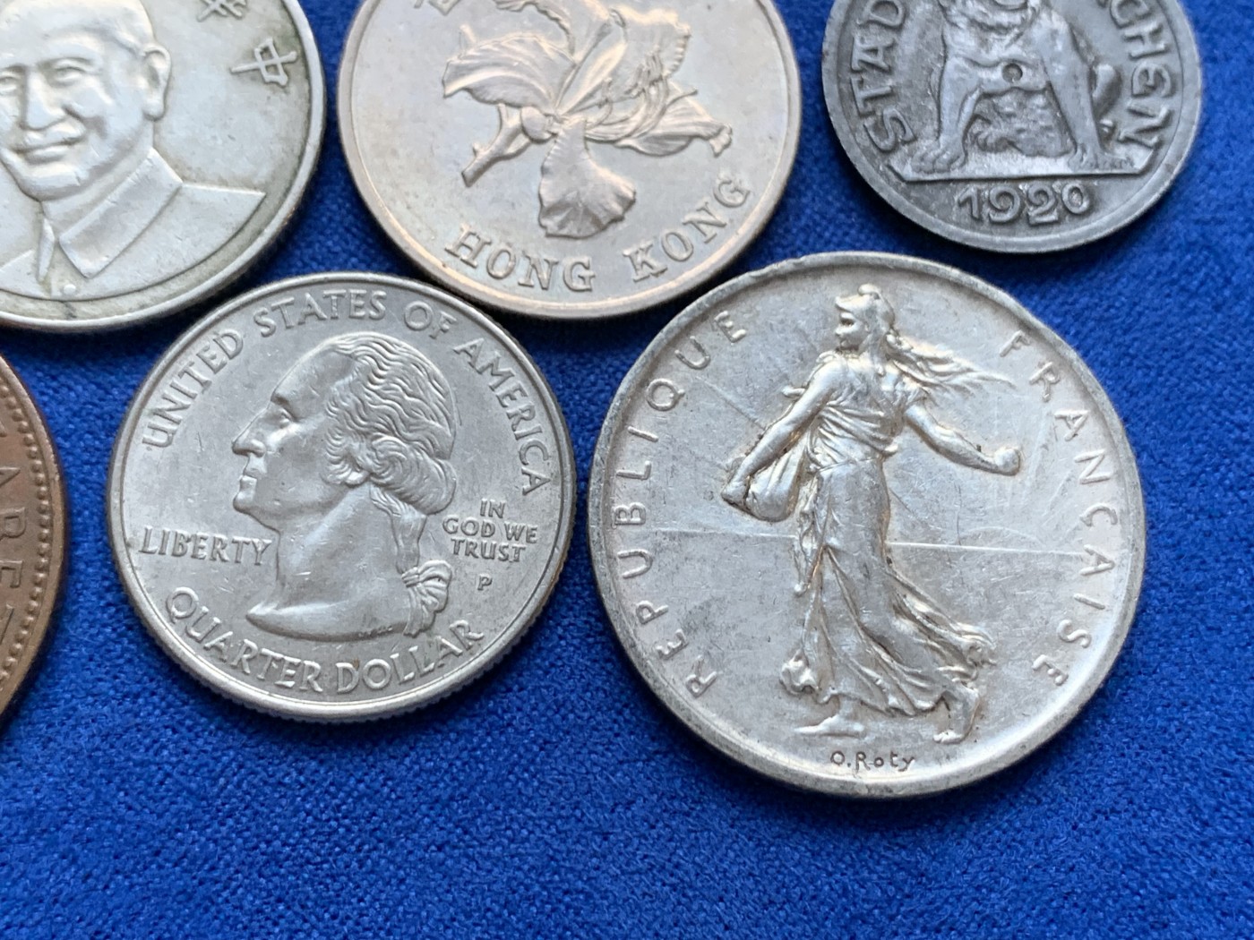 《竞宝斋》第208场-周日，周一 2场 (全场包邮) 裸币6枚一组 含一枚法国1860年5法郎银币，一枚德紧无心狼 细节见图