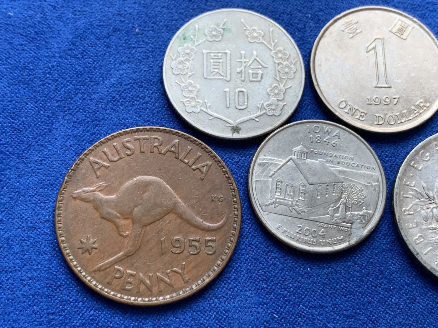 《竞宝斋》第208场-周日，周一 2场 (全场包邮) 裸币6枚一组 含一枚法国1860年5法郎银币，一枚德紧无心狼 细节见图