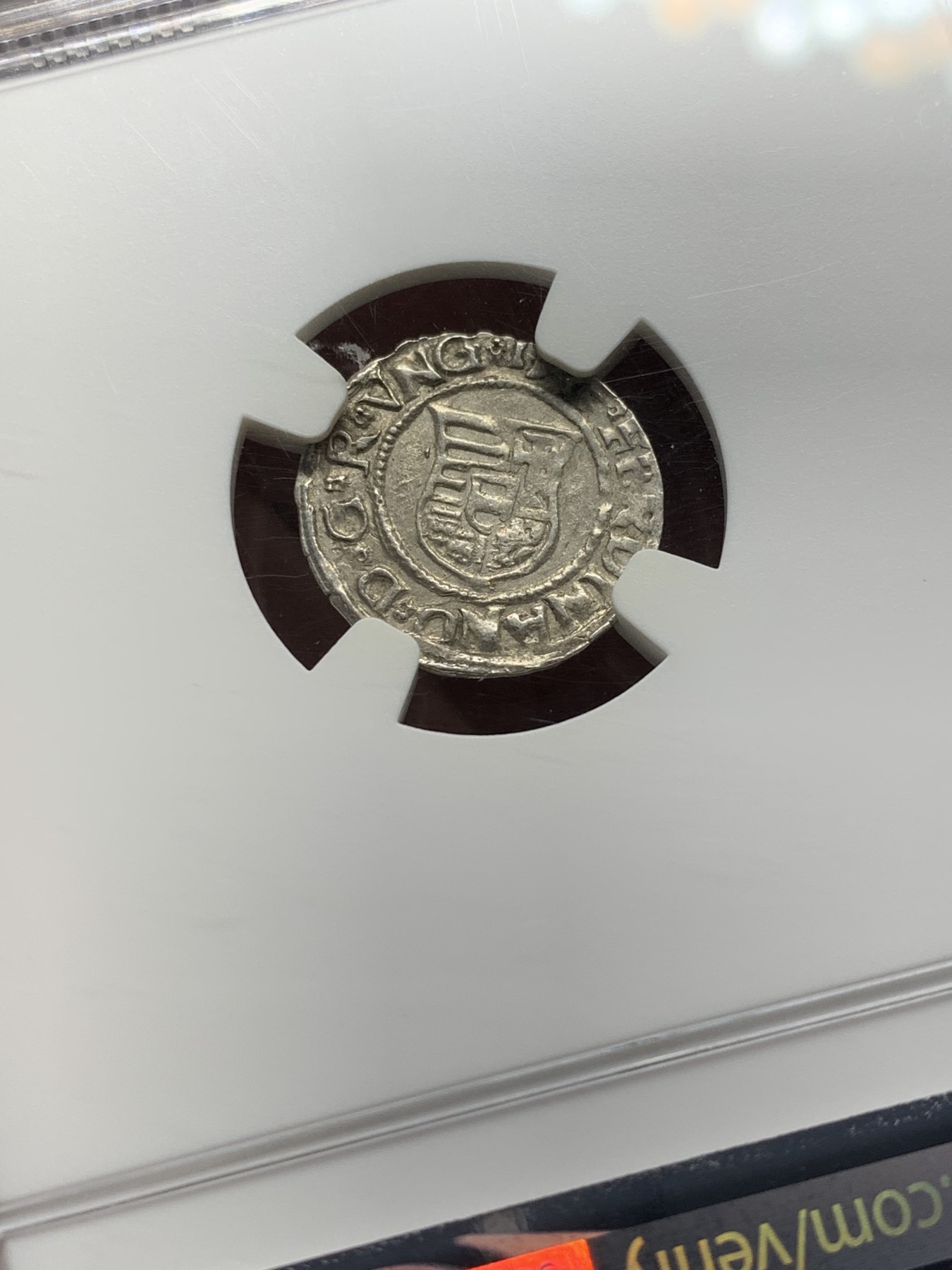 《竞宝斋》第208场-周日，周一 2场 (全场包邮) NGC MS62 匈牙利1545年圣母抱子1第纳尔打制银币，人物打制清晰