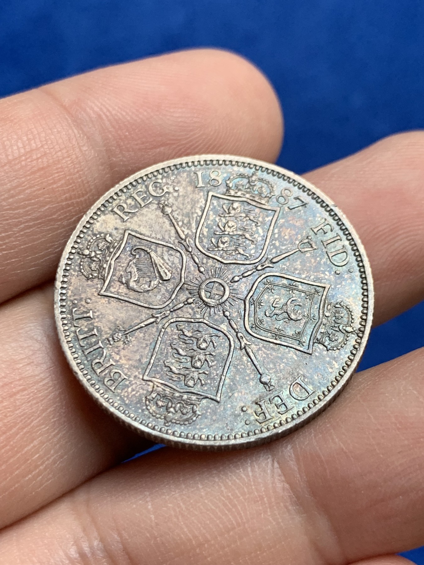 《竞宝斋》第208场-周日，周一 2场 (全场包邮) 英国 1887年 维多利亚弗洛林银币 五彩深彩包浆 精品裸币