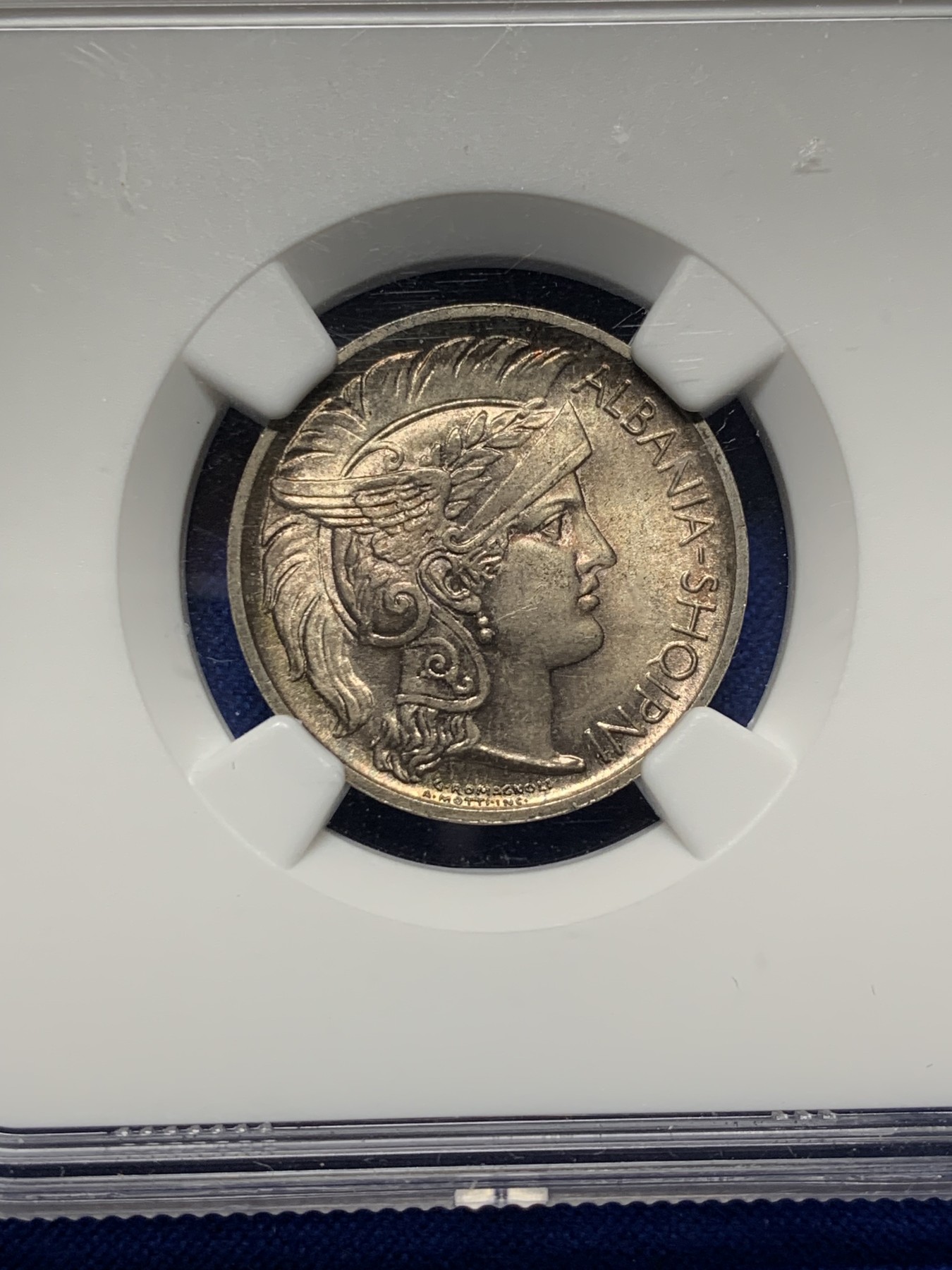 《竞宝斋》第208场-周日，周一 2场 (全场包邮) NGC MS65 阿尔巴尼亚 1927 女神1弗朗 银币 稀缺品种 双面五彩包浆 外拍热门品种 流通币 发行量只有10万枚