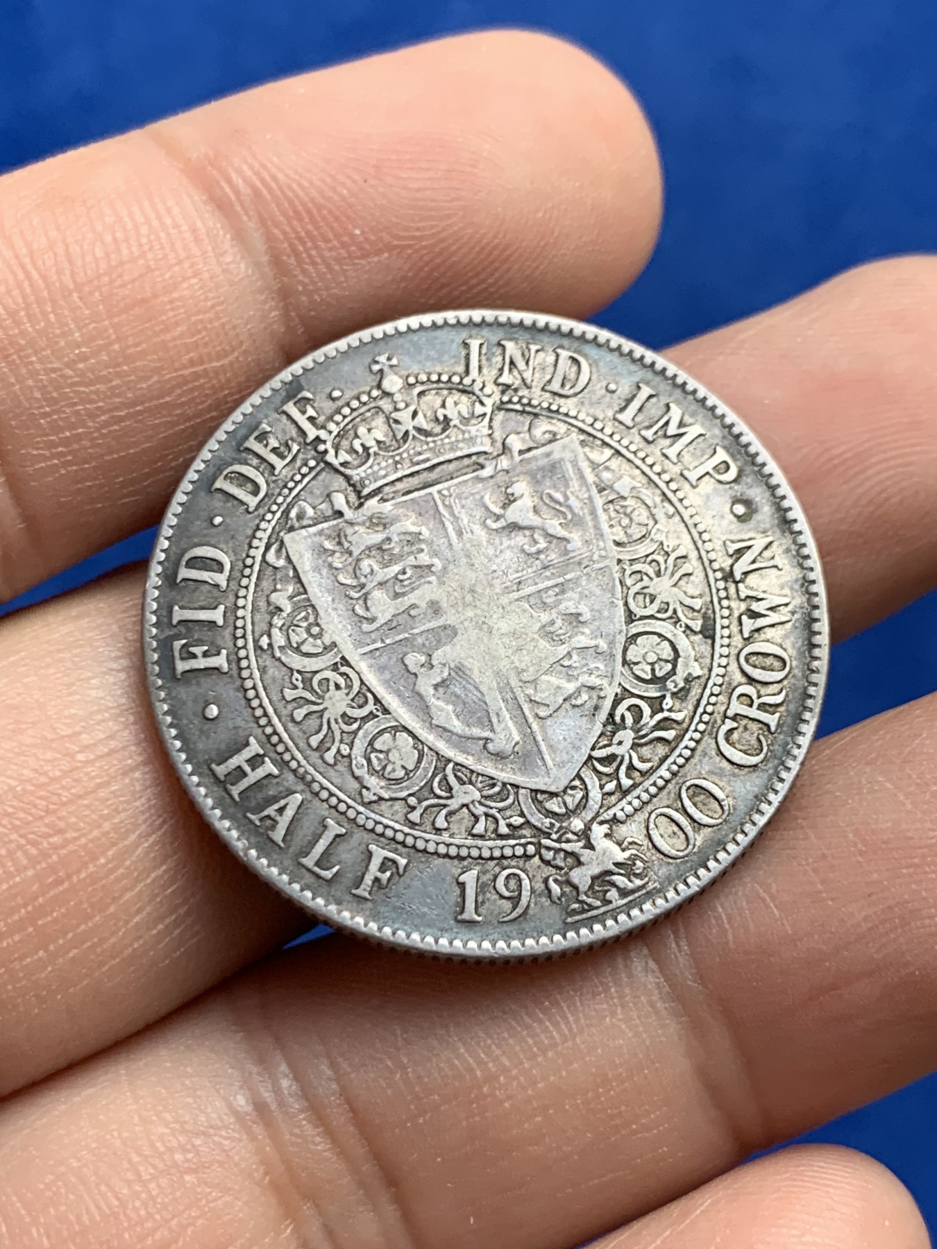 《竞宝斋》第208场-周日，周一 2场 (全场包邮) 英国1900年维多利亚批纱半克朗银币