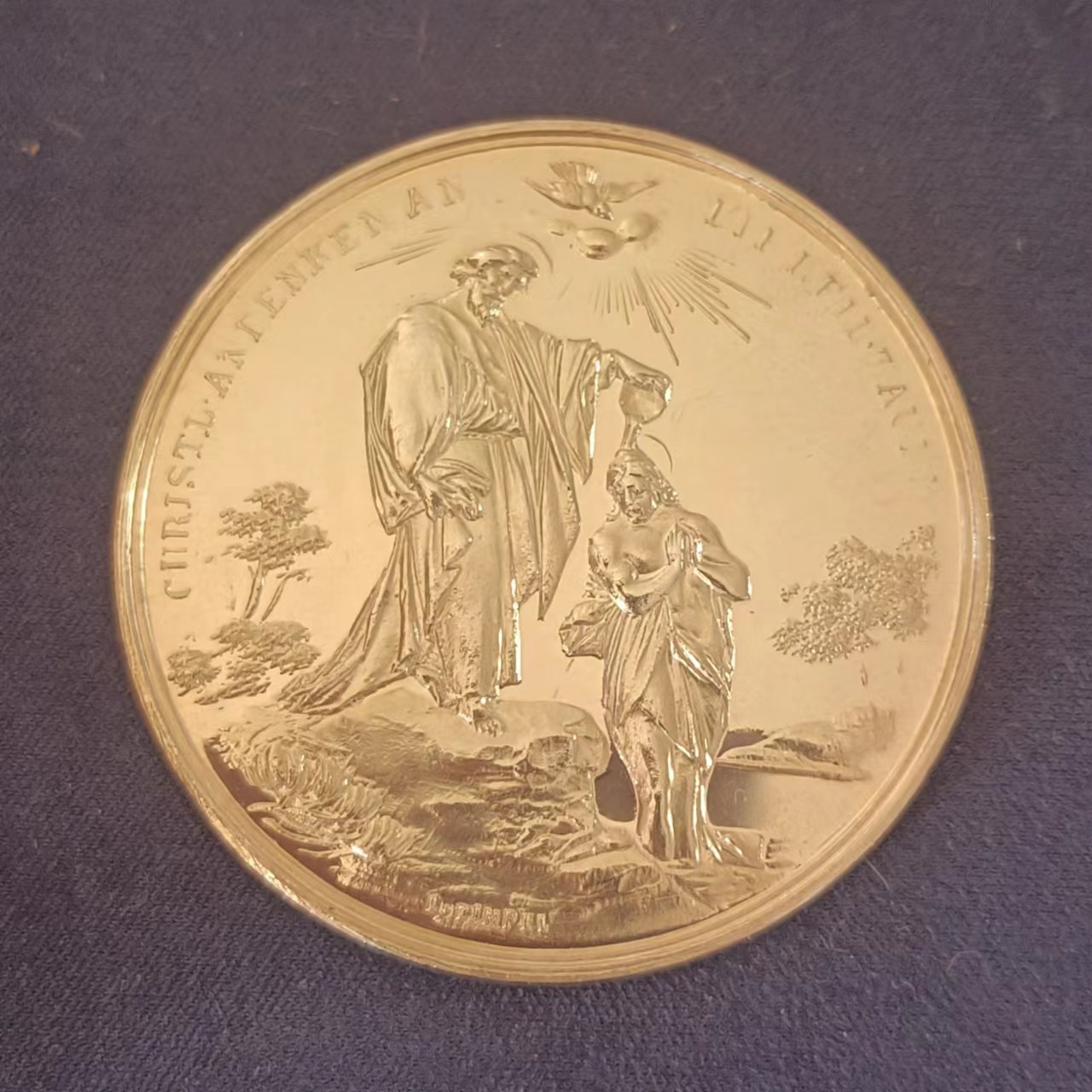 外国章牌第十八期 奥地利洗礼银章，天使婴儿， 42mm，边缘银标