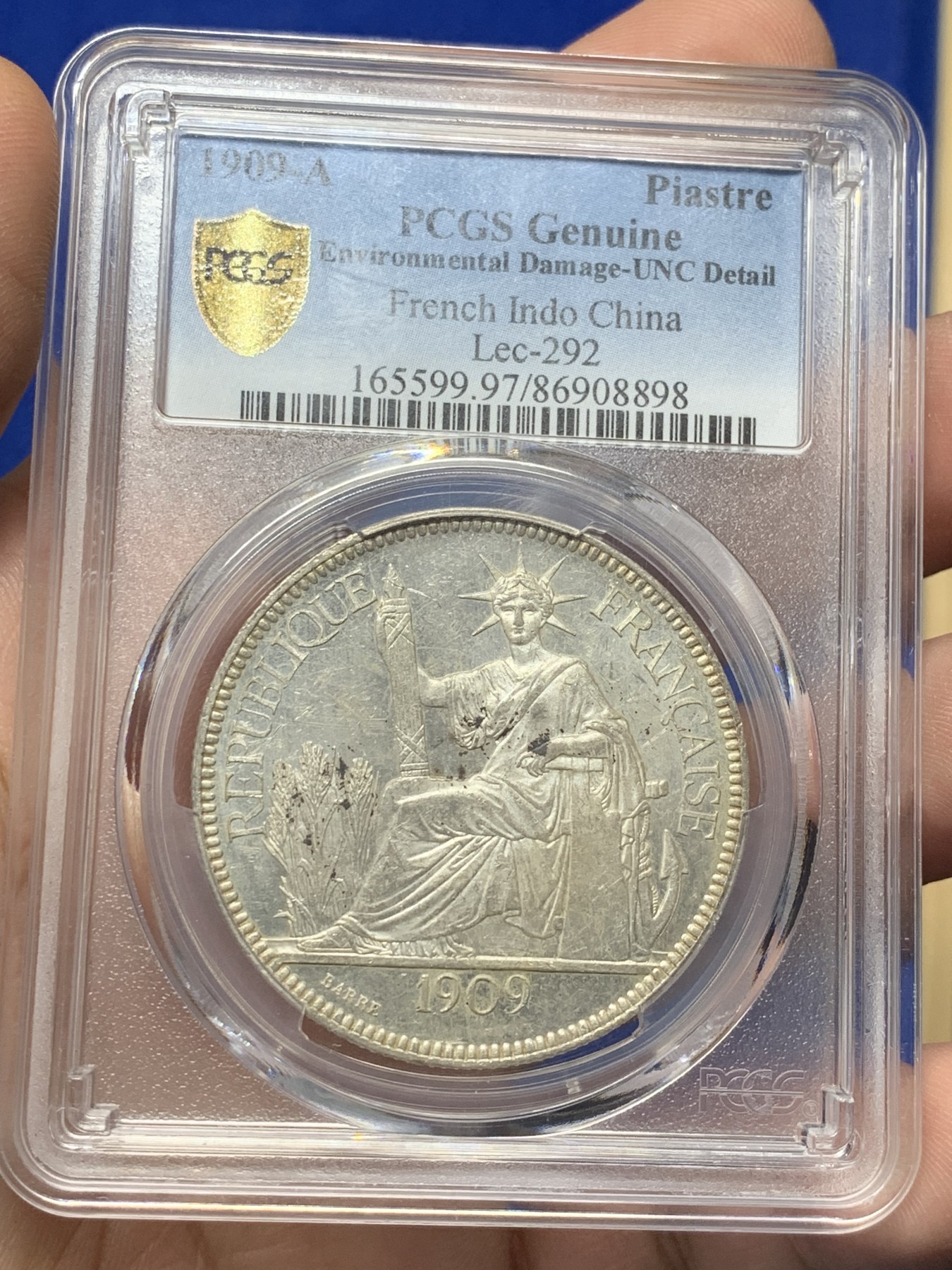 《竞宝斋》第208场-周日，周一 2场 (全场包邮) PCGS UNC 法属坐洋1皮亚斯特银币 1909A 原光 状态极好