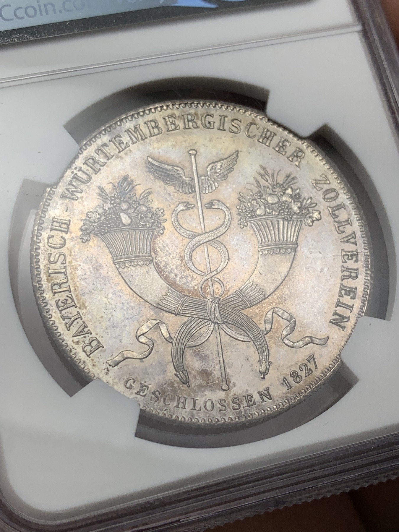 《竞宝斋》第208场-周日，周一 2场 (全场包邮) NGC MS64 德国 1827  巴伐利亚路德维希一世 海关条约纪念大泰勒银币  底板细节包浆 一旦拥有别无所求